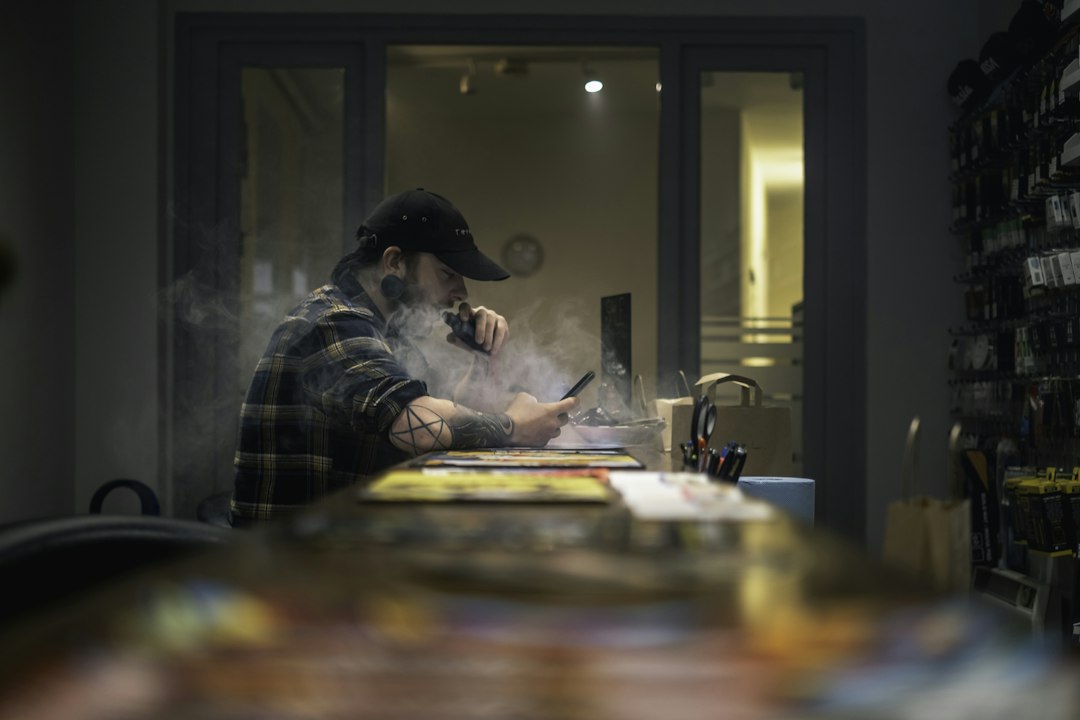 Vaping and Social Media: The Influence of Online Communities